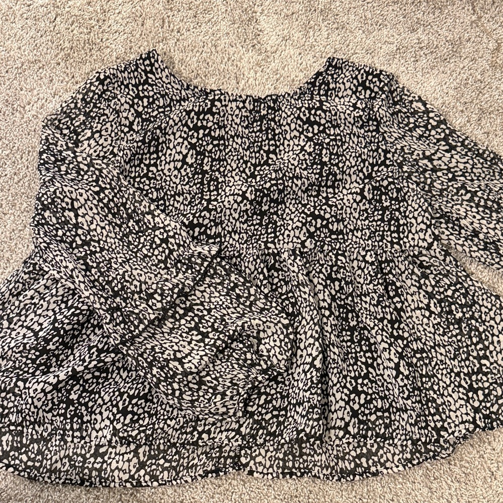 Peach Love California Black and White Printed Peasant Blouse